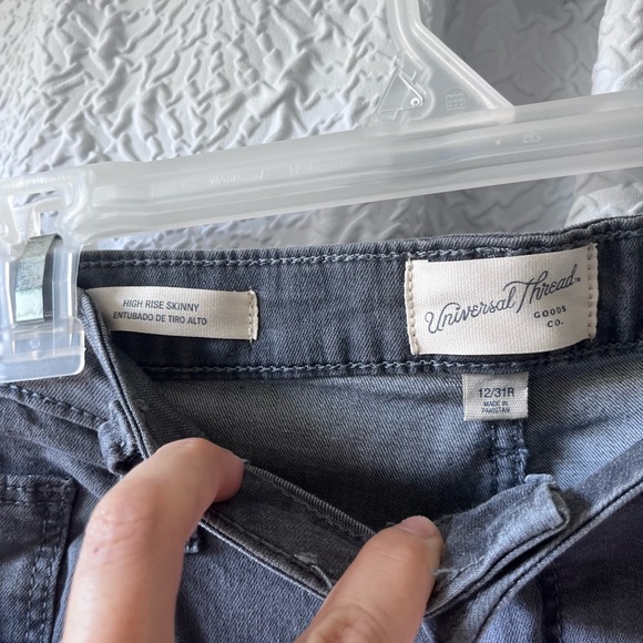 Universal Thread jeans - Picture 1 of 2
